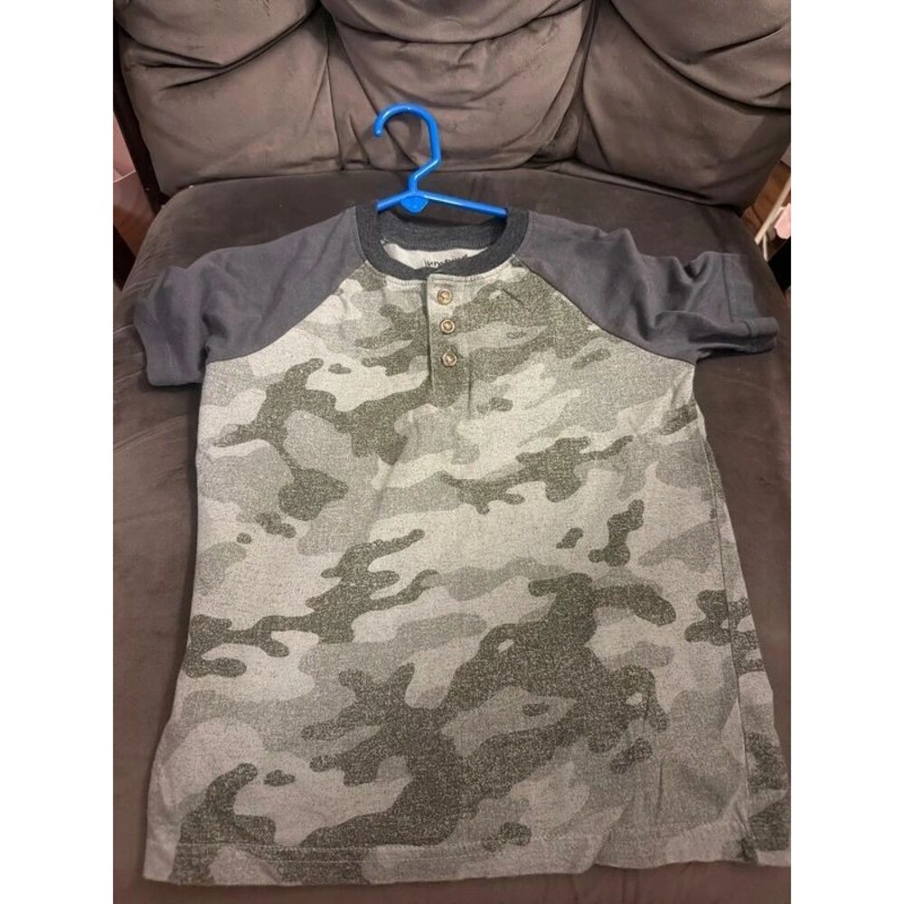 Size 6 boys short sleeve shirt